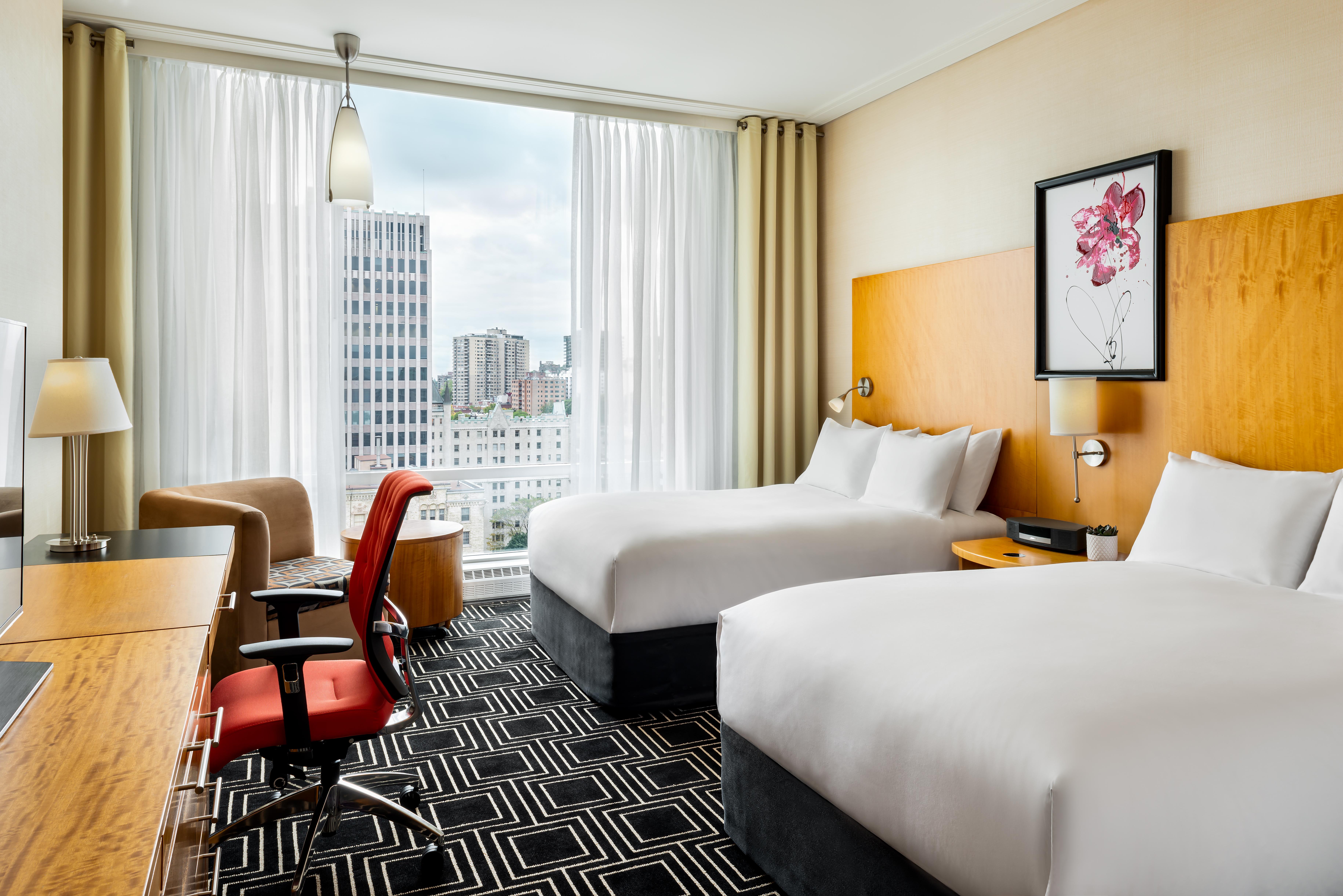 Отель Sofitel Montreal Golden Mile Экстерьер фото