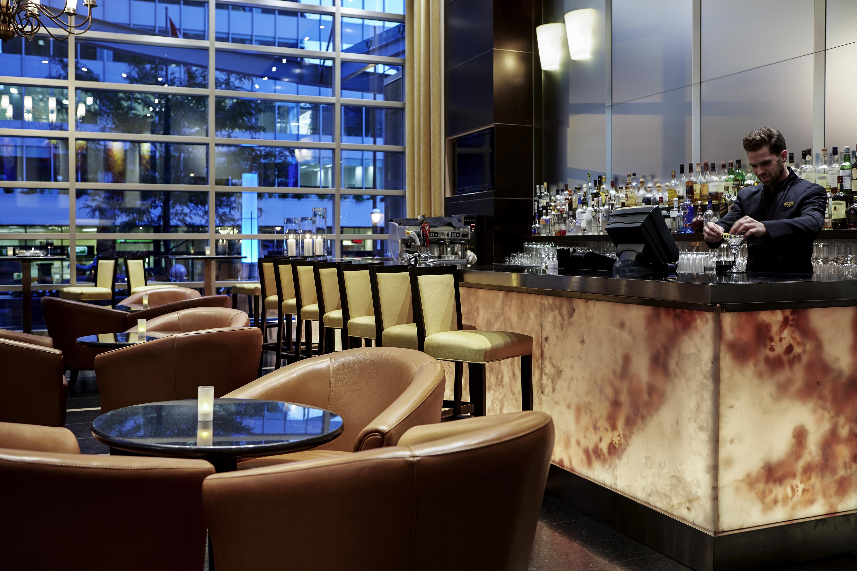 Отель Sofitel Montreal Golden Mile Экстерьер фото